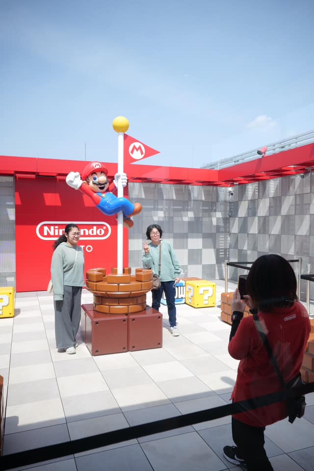 京都【Nintendo KYOTO 任天堂直營店】大頭瑪莉歐必打卡，隱藏版頂樓旗幟台必拍 @捲捲頭 ♡ 品味生活