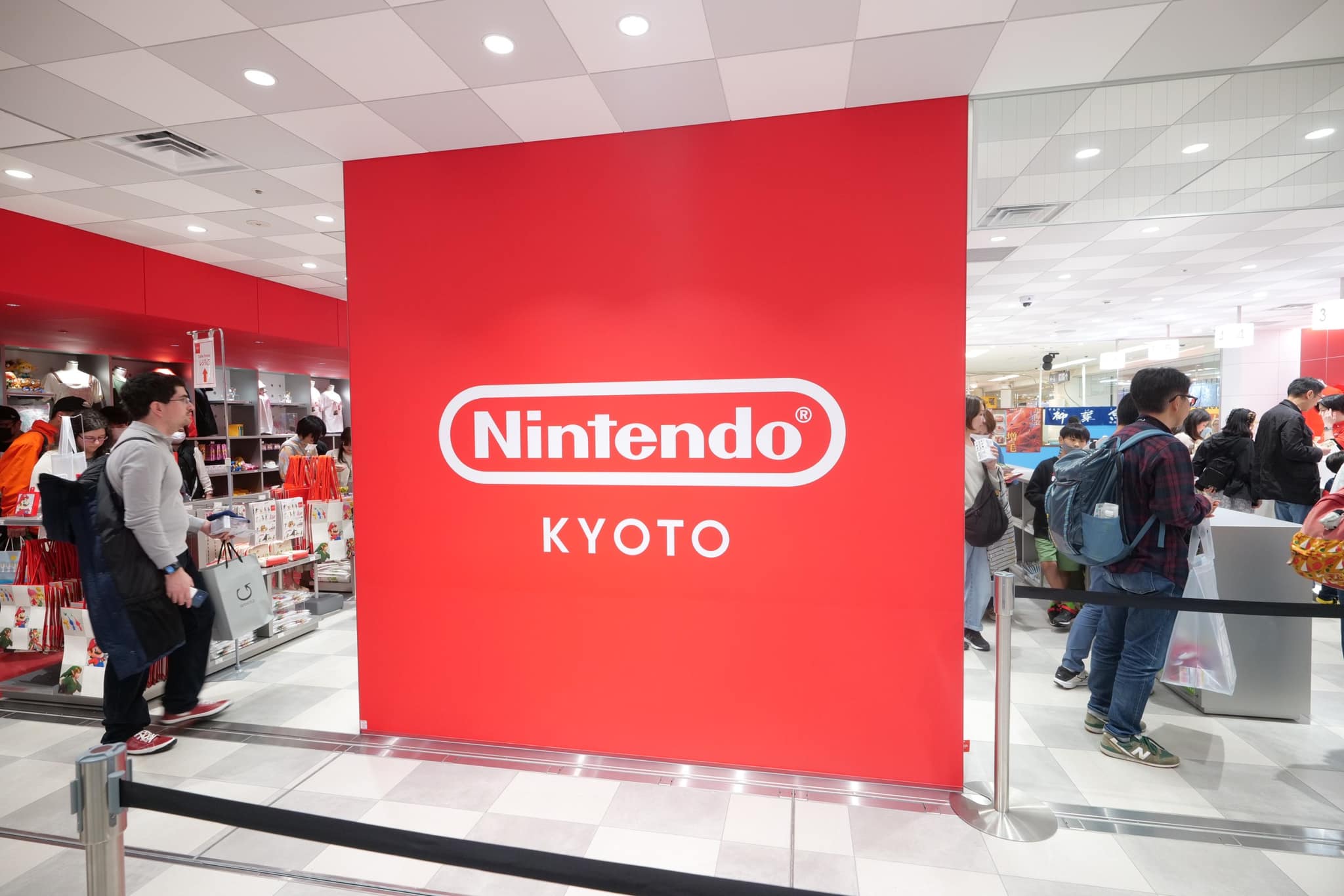 京都【Nintendo KYOTO 任天堂直營店】大頭瑪莉歐必打卡，隱藏版頂樓旗幟台必拍 @捲捲頭 ♡ 品味生活