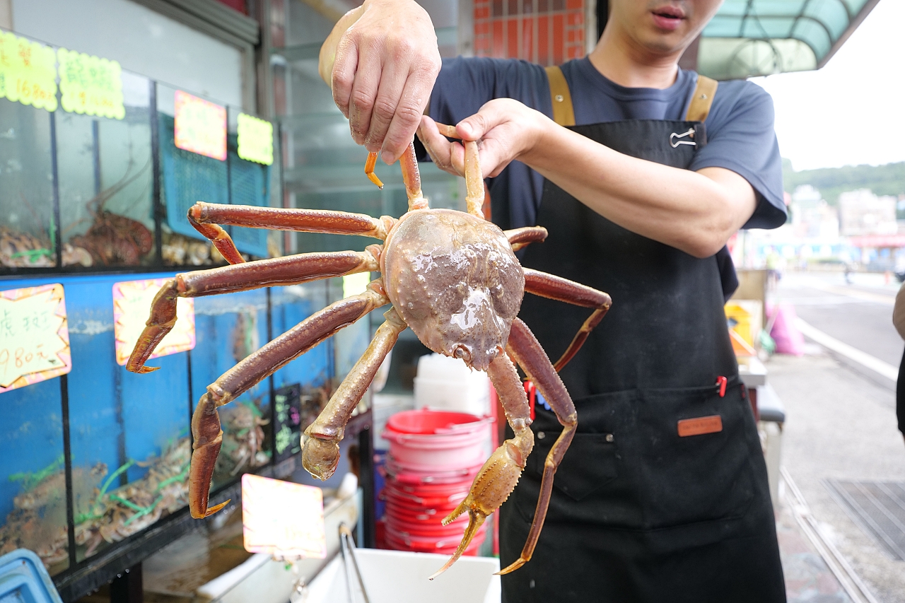 【鮮滿樓海鮮料理】在地最鮮萬里海產餐廳，平日晚上幾乎客滿，帝王蟹、活海鮮餐廳（停車.菜單資訊） @捲捲頭 ♡ 品味生活