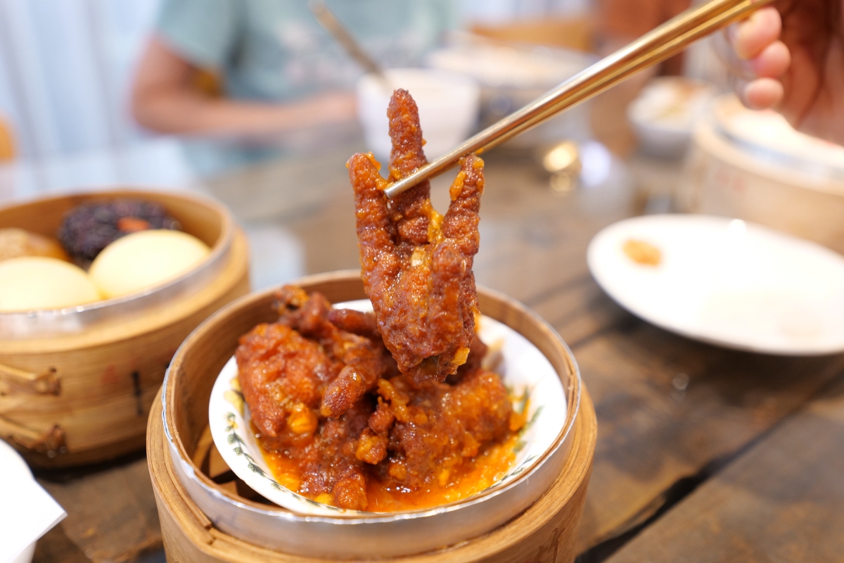 羅東美食【行運茶餐】躲在巷子內的宜蘭寵物友善港式餐廳，必點蜜汁叉燒撈麵、花生西多士（附菜單） @捲捲頭 ♡ 品味生活