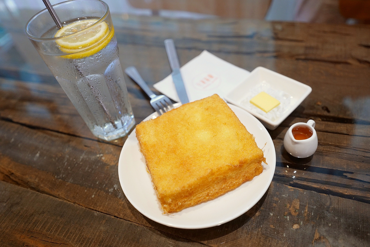 羅東美食【行運茶餐】躲在巷子內的宜蘭寵物友善港式餐廳，必點蜜汁叉燒撈麵、花生西多士（附菜單） @捲捲頭 ♡ 品味生活