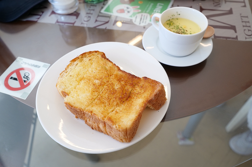 大阪美食【Karahori toast cafe Fine】30多種現烤土司可選擇，吐司控必收（附中文菜單） @捲捲頭 ♡ 品味生活