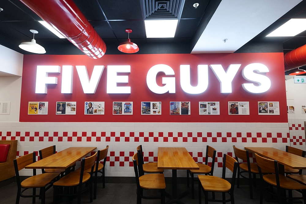 2024【FIVE GUYS漢堡】配料與醬料全都免費！可自己挑選的客製化漢堡, 香港中環美食 @捲捲頭 ♡ 品味生活