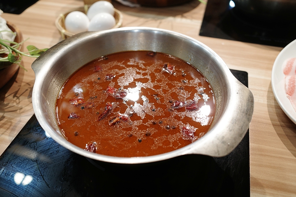 【Lumi露迷鍋物】宜蘭冬山火鍋店評價5星，肉多菜特別還吃到飽 @捲捲頭 ♡ 品味生活