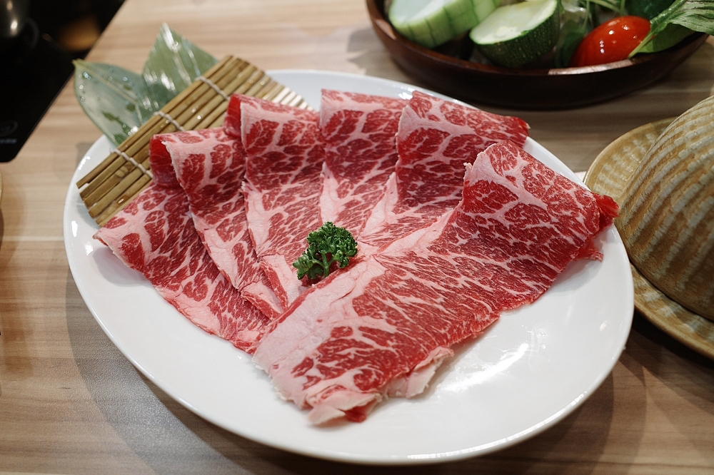 【Lumi露迷鍋物】宜蘭冬山火鍋店評價5星，肉多菜特別還吃到飽 @捲捲頭 ♡ 品味生活