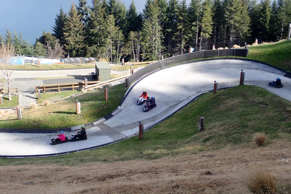 【Skyline Luge】皇后鎮必玩斜坡滑車，門票優惠、交通、空中纜車體驗全攻略 @捲捲頭 ♡ 品味生活