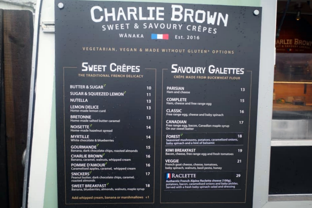 【Charlie Brown Crepes】瓦納卡美食，湖水綠餐車販賣超好吃法式可麗餅（菜單價格） @捲捲頭 ♡ 品味生活