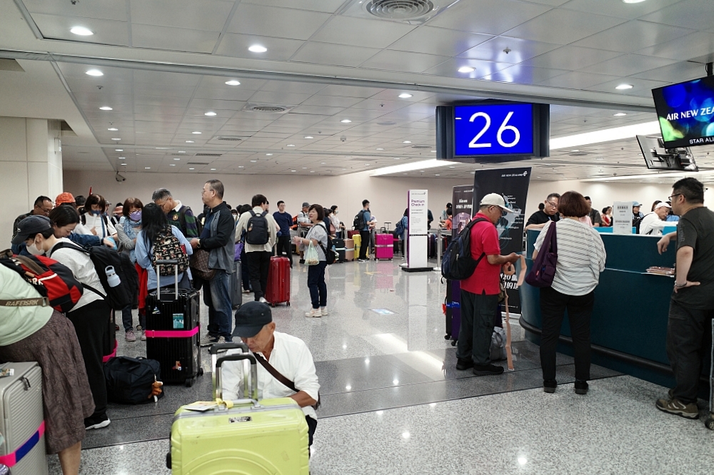 【紐西蘭航空直飛】經濟艙也能躺著飛，開箱紐西蘭航空 空中沙發、豪華經濟艙，還有機上免費Wifi不斷網、紅白酒,零食無限量供應！ @捲捲頭 ♡ 品味生活