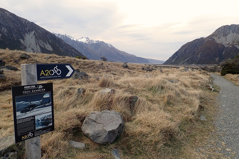 【Hooker Valley Track】紐西蘭最美健行步道，免門票、停車、環境全攻略。 @捲捲頭 ♡ 品味生活