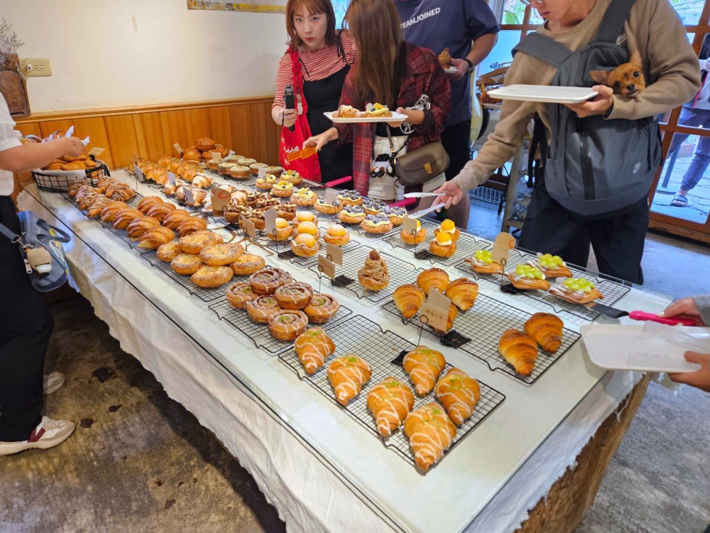 墾丁住宿》凱撒飯店。超大又棒的兒童遊戲區，玩到不想出門的飯店。還有有私人海灘超級棒～ @捲捲頭 ♡ 品味生活