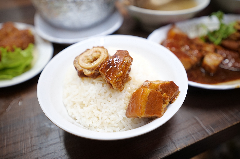 新加坡美食【松發肉骨茶】濃濃胡椒湯頭超好喝！還能免費加湯（附菜單） @捲捲頭 ♡ 品味生活