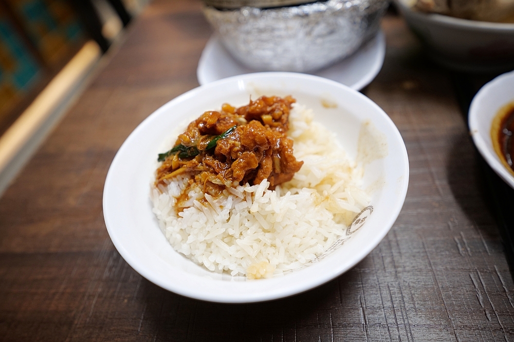 新加坡美食【松發肉骨茶】濃濃胡椒湯頭超好喝！還能免費加湯（附菜單） @捲捲頭 ♡ 品味生活