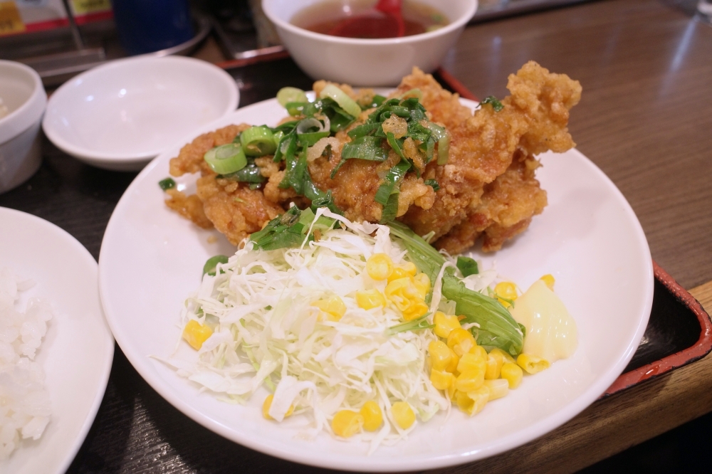 大阪福島美食【大洋軒】午餐定食一律790日元，超平價（菜單） @捲捲頭 ♡ 品味生活