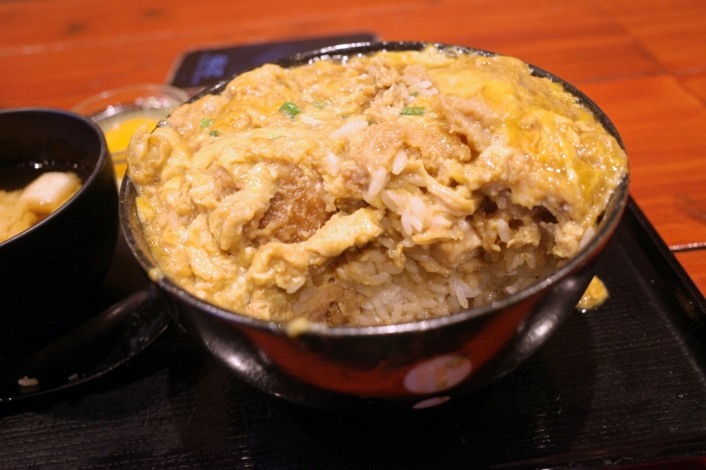 大阪美食【Pommier】巨大豬排飯推薦，4大丼飯均一價 1550日元（菜單） @捲捲頭 ♡ 品味生活