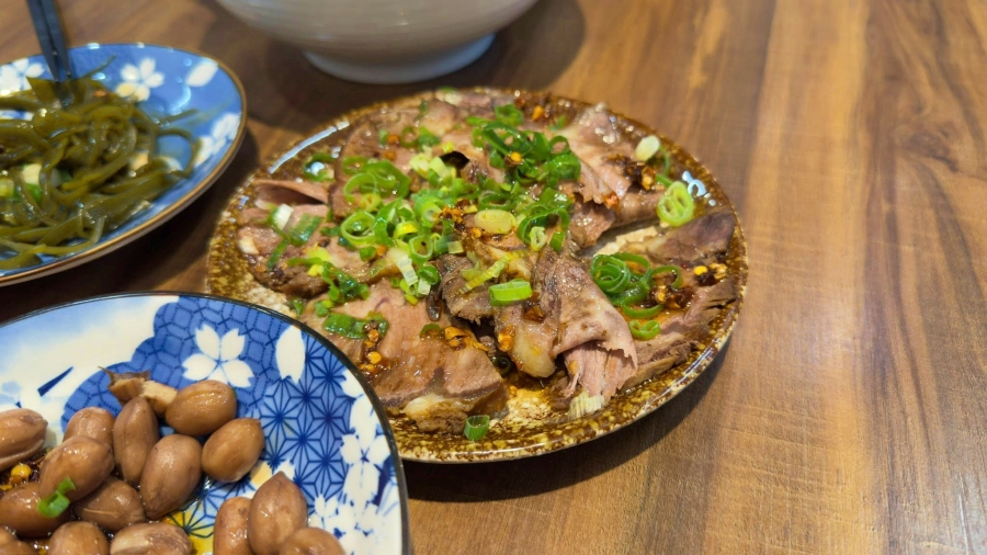 宜蘭美食【真正香牛麵】必點牛肉麵加點辣更好吃（附菜單） @捲捲頭 ♡ 品味生活