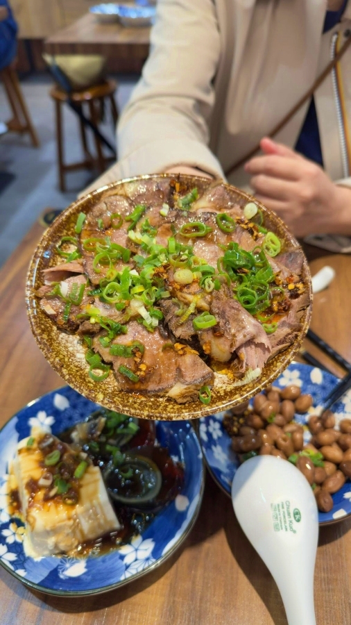 宜蘭美食【真正香牛麵】必點牛肉麵加點辣更好吃（附菜單） @捲捲頭 ♡ 品味生活