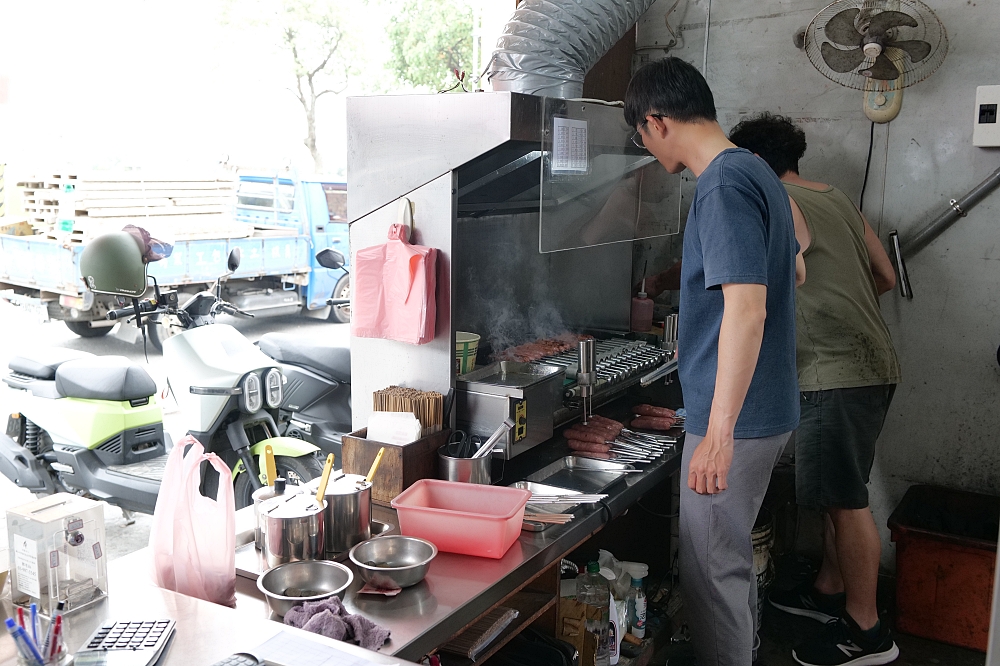 【玉田炭烤香腸】皮脆噴汁,3支100元蒜頭吃到飽 @捲捲頭 ♡ 品味生活 【玉田炭烤香腸】皮脆噴汁,3支100元蒜頭吃到飽 @捲捲頭 ♡ 品味生活