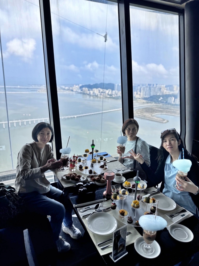 【澳門下午茶推薦】澳門塔360°旋轉餐廳：邊賞景邊吃甜點的夢幻體驗！ @捲捲頭 ♡ 品味生活