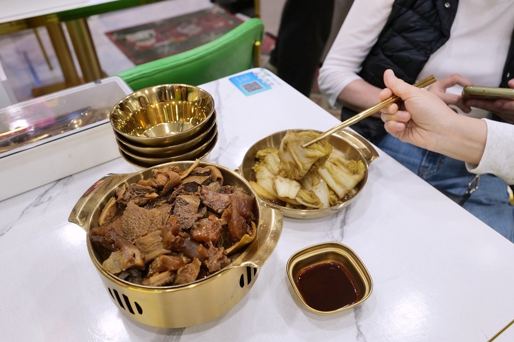 【澳門美食推薦】明記牛雜升級新店！在地人激推必吃牛什、蘿蔔、咖哩汁配料自己搭｜澳門自由行2025最新版 @捲捲頭 ♡ 品味生活