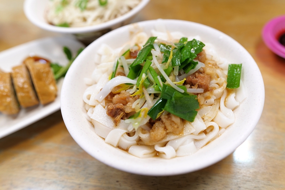 【宜蘭美食推薦】頭城麻醬麵蛤蠣湯宜蘭分店，麻醬控天堂，隱藏版沙茶麵也太猛！ @捲捲頭 ♡ 品味生活