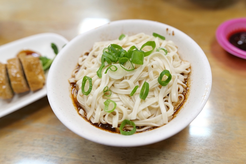 【宜蘭美食推薦】頭城麻醬麵蛤蠣湯宜蘭分店，麻醬控天堂，隱藏版沙茶麵也太猛！ @捲捲頭 ♡ 品味生活