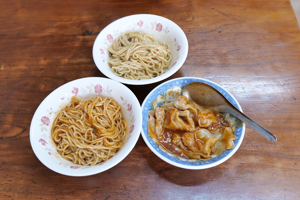 【羅東炸醬麵推薦】炸醬麵香辣夠味超涮嘴，在地吃貨大推蘭陽香辣麵 @捲捲頭 ♡ 品味生活