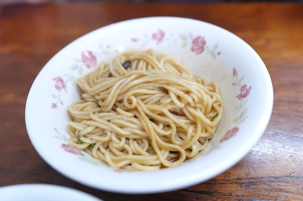 【羅東炸醬麵推薦】炸醬麵香辣夠味超涮嘴，在地吃貨大推蘭陽香辣麵 @捲捲頭 ♡ 品味生活