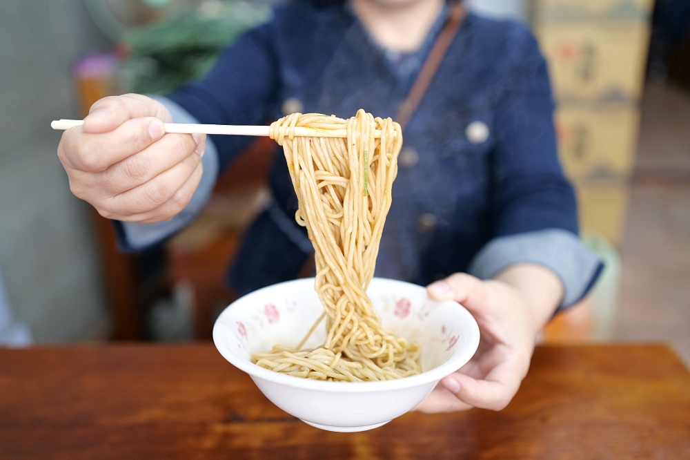 【羅東炸醬麵推薦】炸醬麵香辣夠味超涮嘴，在地吃貨大推蘭陽香辣麵 @捲捲頭 ♡ 品味生活