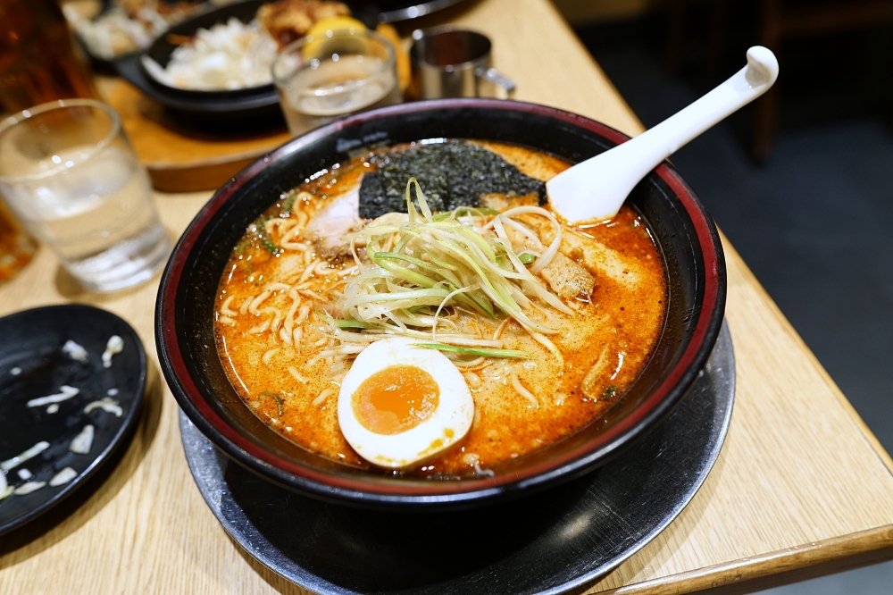 【台北信義A8美食推薦】屯京拉麵好吃嗎？完整評價 @捲捲頭 ♡ 品味生活
