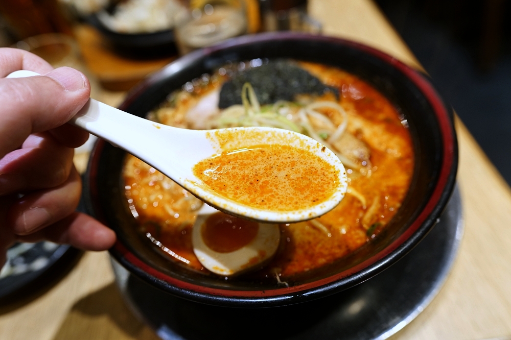 【台北信義A8美食推薦】屯京拉麵好吃嗎？完整評價 @捲捲頭 ♡ 品味生活