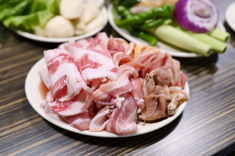 宜蘭燒肉推薦｜天滿燒肉399吃到飽！12種肉＋牛豬肉丼雞湯白蝦超狂 @捲捲頭 ♡ 品味生活