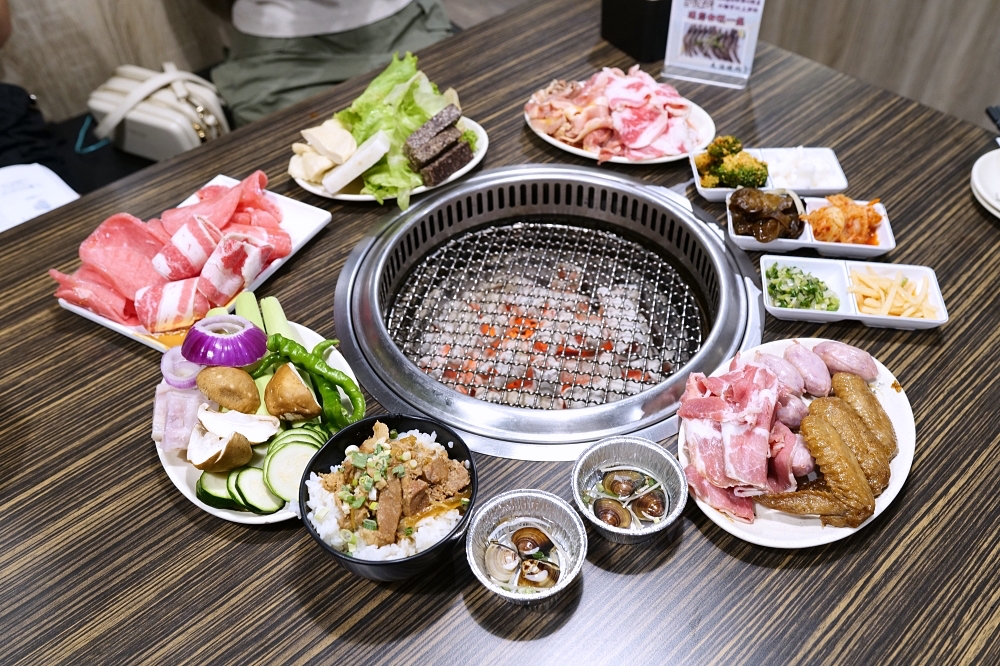 宜蘭燒肉推薦｜天滿燒肉399吃到飽！12種肉＋牛豬肉丼雞湯白蝦超狂 @捲捲頭 ♡ 品味生活