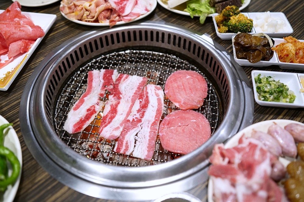 宜蘭燒肉推薦｜天滿燒肉399吃到飽！12種肉＋牛豬肉丼雞湯白蝦超狂 @捲捲頭 ♡ 品味生活