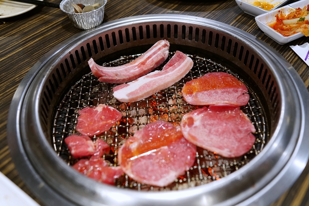 宜蘭燒肉推薦｜天滿燒肉399吃到飽！12種肉＋牛豬肉丼雞湯白蝦超狂 @捲捲頭 ♡ 品味生活
