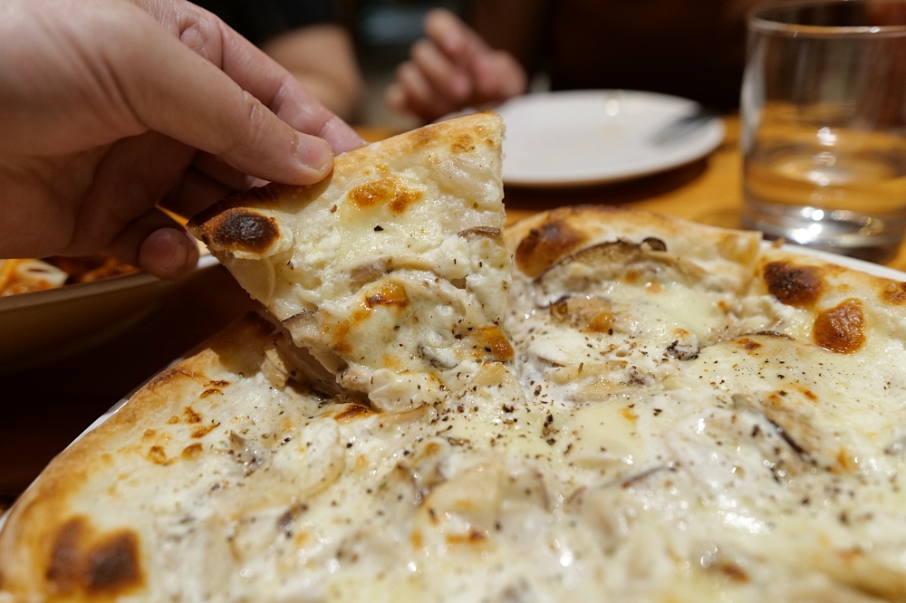 【TAVOLA Pizzeria】宜蘭17年義式老店，用料實在超滿足 @捲捲頭 ♡ 品味生活