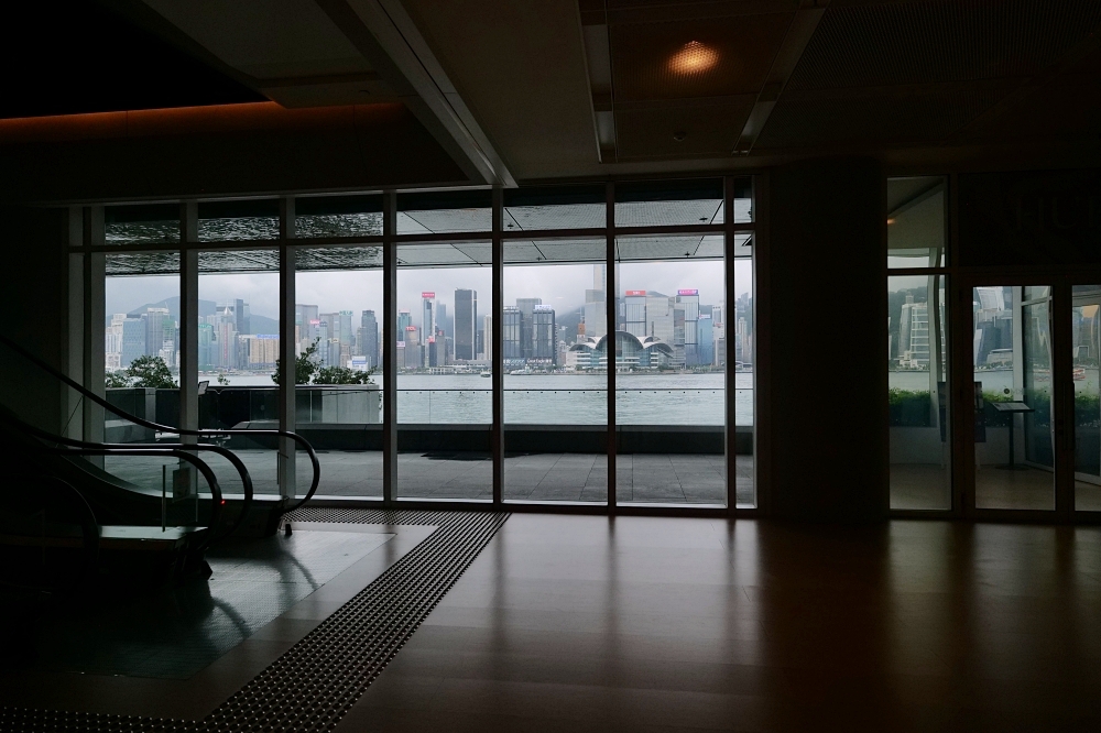 【香港藝術館】尖沙咀免費景點推薦！超療癒維港海景＋冷氣吹到飽 @捲捲頭 ♡ 品味生活