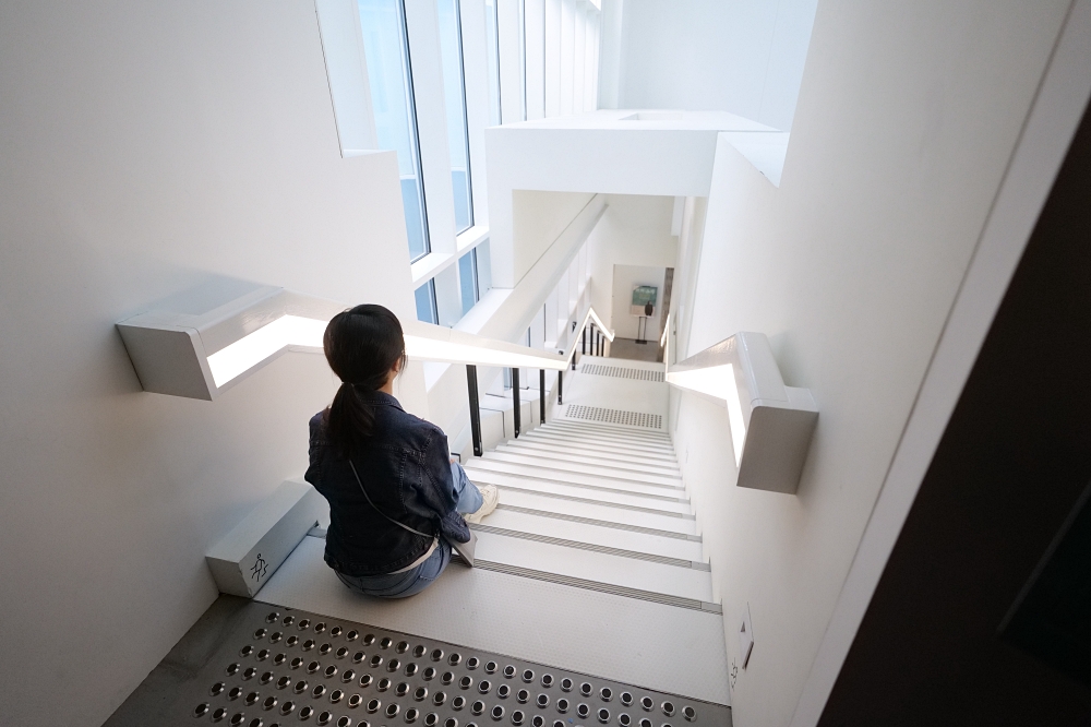 【香港藝術館】尖沙咀免費景點推薦！超療癒維港海景＋冷氣吹到飽 @捲捲頭 ♡ 品味生活