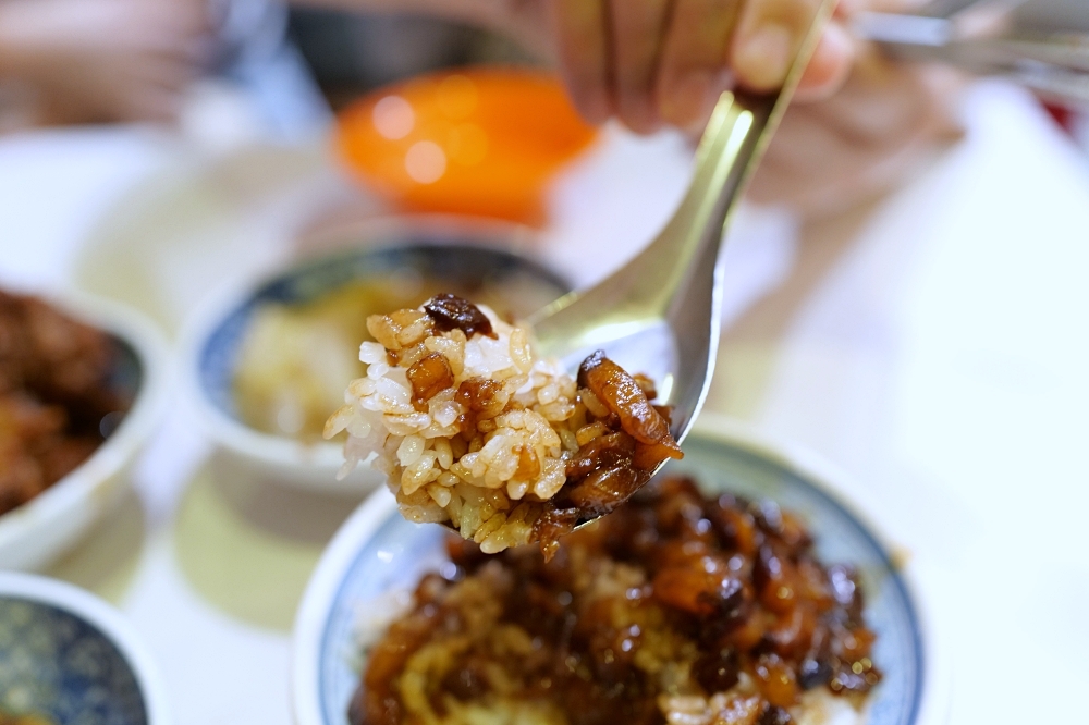 【阿義滷肉飯開箱】華西街夜市必吃！小王煮瓜隔壁的低調強者 @捲捲頭 ♡ 品味生活