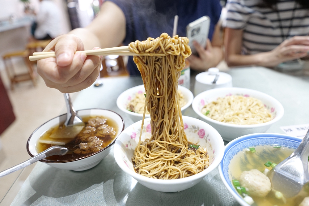 【羅東美食】文昌炸醬麵人氣再起！聖母醫院旁老店搬家 @捲捲頭 ♡ 品味生活
