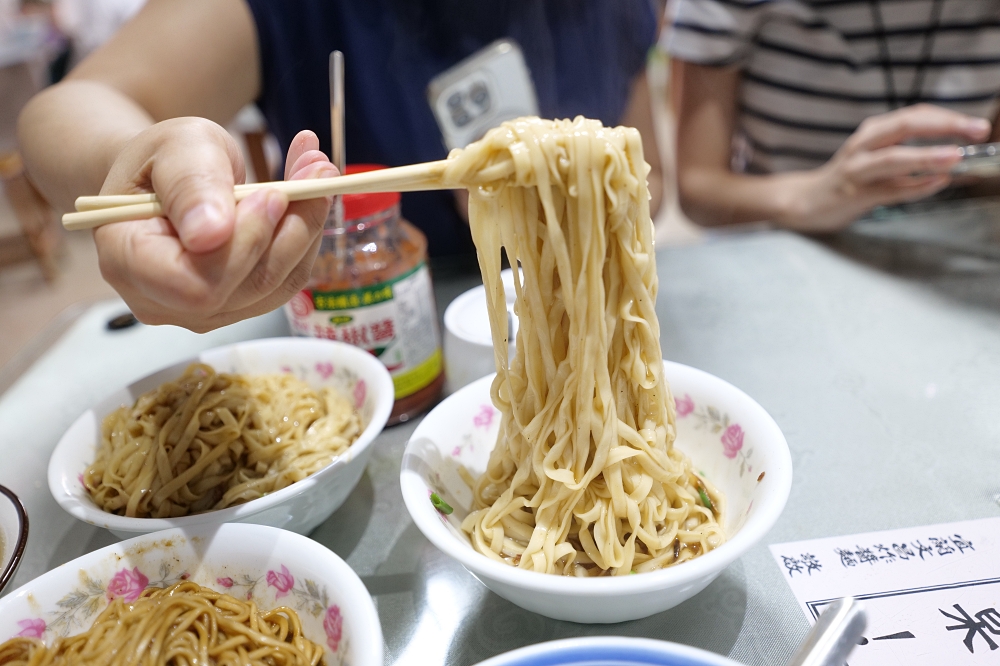 【羅東美食】文昌炸醬麵人氣再起！聖母醫院旁老店搬家 @捲捲頭 ♡ 品味生活