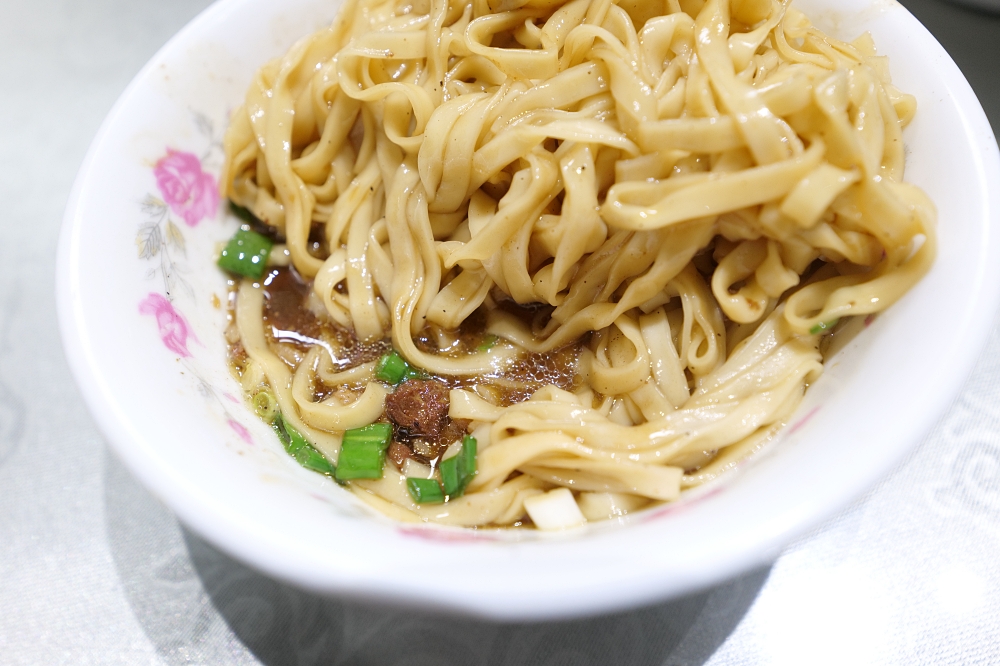 【羅東美食】文昌炸醬麵人氣再起！聖母醫院旁老店搬家 @捲捲頭 ♡ 品味生活