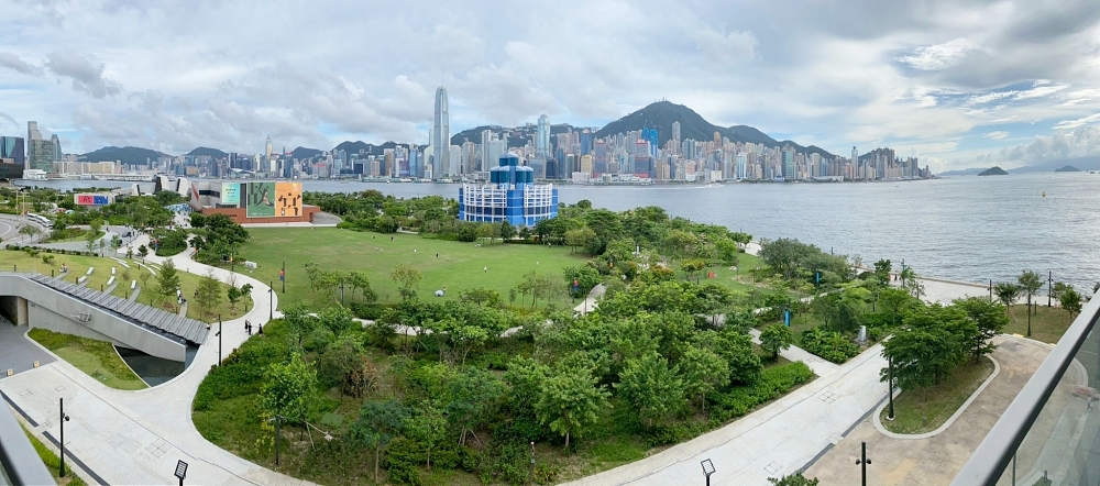 【香港免費景點推薦】西九文化區攻略來了，擁有維港海景、藝術館、大草坪野餐、浪漫日落，交通方便又超好拍，一起來打卡吧！ @捲捲頭 ♡ 品味生活