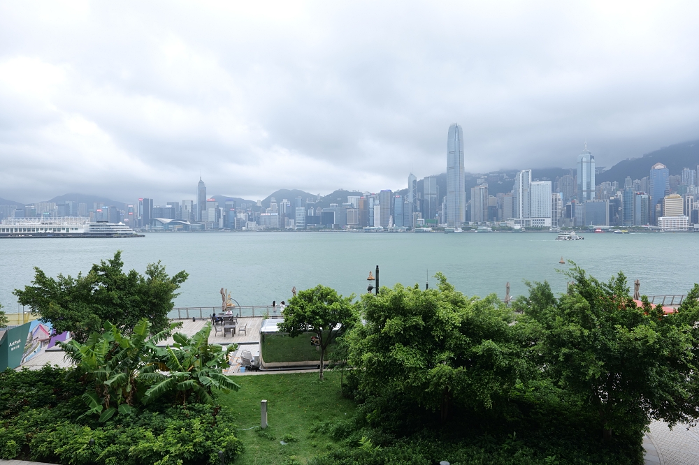 【香港免費景點推薦】西九文化區攻略來了，擁有維港海景、藝術館、大草坪野餐、浪漫日落，交通方便又超好拍，一起來打卡吧！ @捲捲頭 ♡ 品味生活