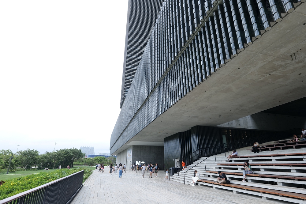 【香港免費景點推薦】西九文化區攻略來了，擁有維港海景、藝術館、大草坪野餐、浪漫日落，交通方便又超好拍，一起來打卡吧！ @捲捲頭 ♡ 品味生活