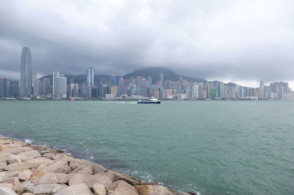 【香港免費景點推薦】西九文化區攻略來了，擁有維港海景、藝術館、大草坪野餐、浪漫日落，交通方便又超好拍，一起來打卡吧！ @捲捲頭 ♡ 品味生活