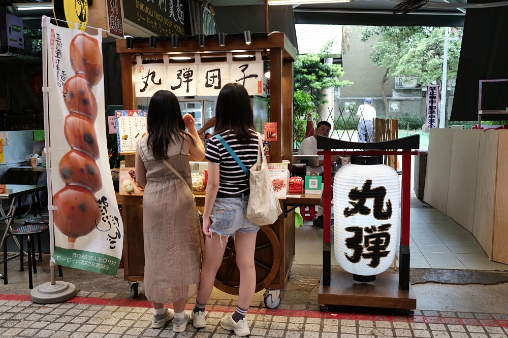 華西街美食必吃｜阿猜嬤甜湯50年古早味，花生牛奶湯超濃郁 @捲捲頭 ♡ 品味生活