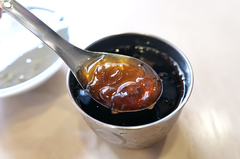 華西街美食必吃｜阿猜嬤甜湯50年古早味，花生牛奶湯超濃郁 @捲捲頭 ♡ 品味生活