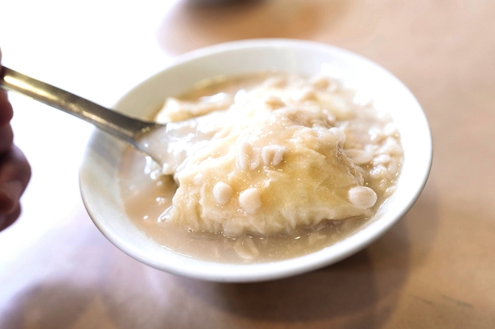 華西街美食必吃｜阿猜嬤甜湯50年古早味，花生牛奶湯超濃郁 @捲捲頭 ♡ 品味生活