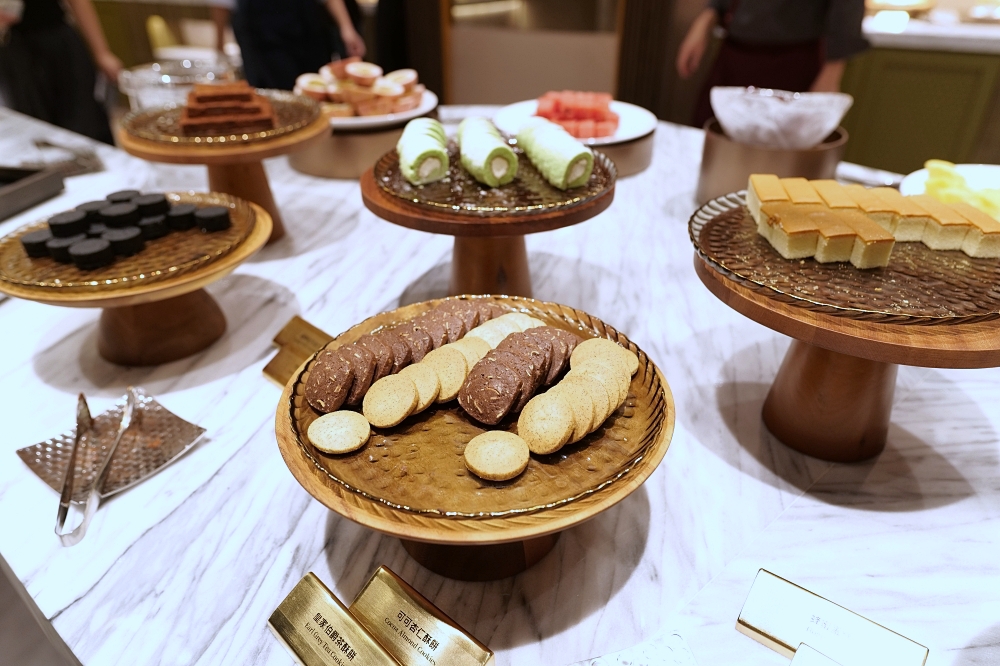 台南吃到飽推薦｜朵頤牛排新光三越小北門店,海陸排餐＋90道自助吧 @捲捲頭 ♡ 品味生活