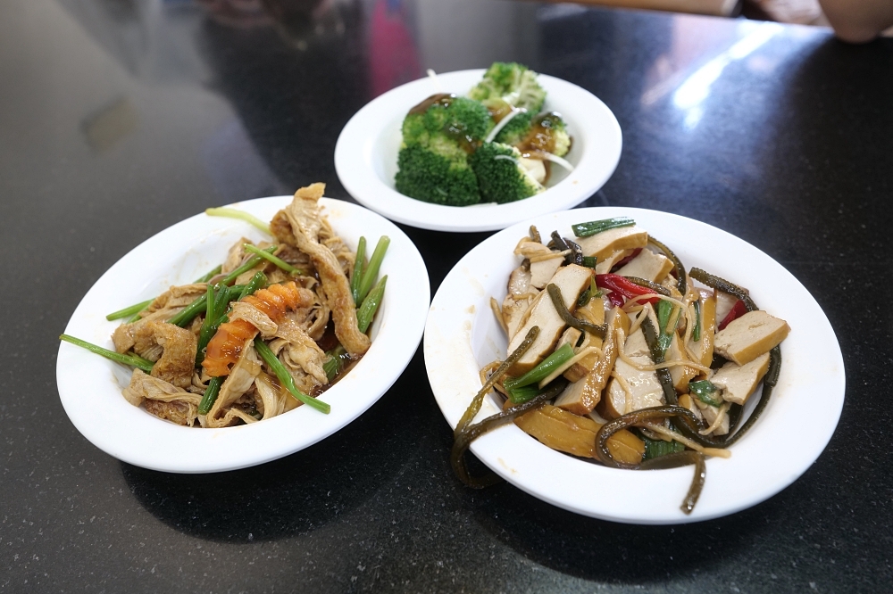 台南集品蝦仁飯｜台南必吃經典小吃推薦 @捲捲頭 ♡ 品味生活